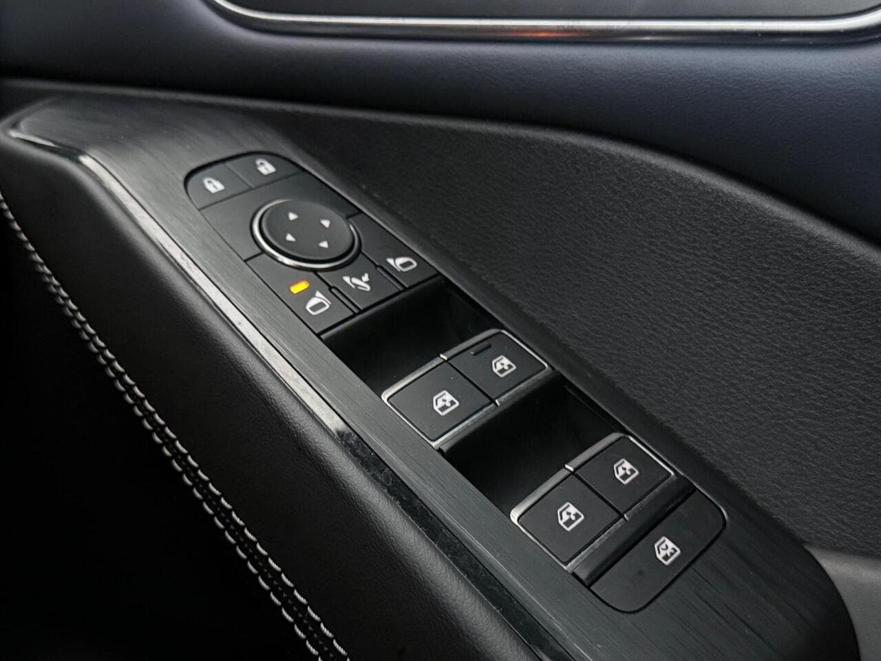 Nissan Qashqai thumbnail Misc Controls