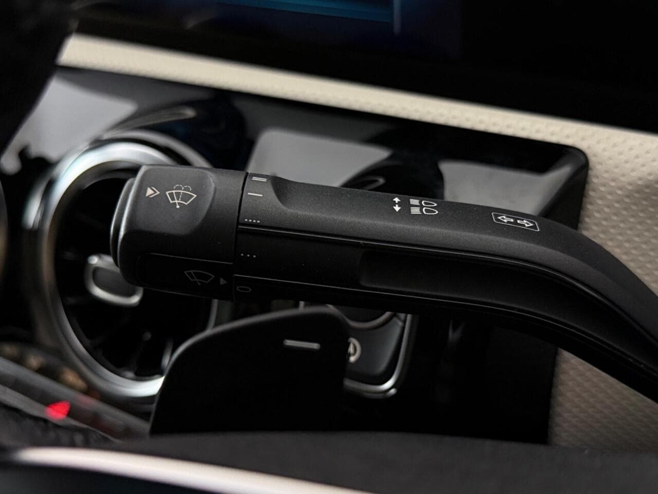 Mercedes-Benz CLA thumbnail Misc Controls