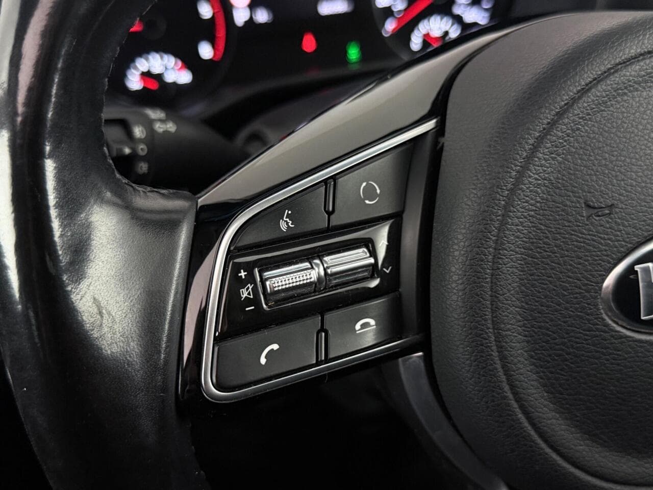 Kia Sportage thumbnail Misc Controls