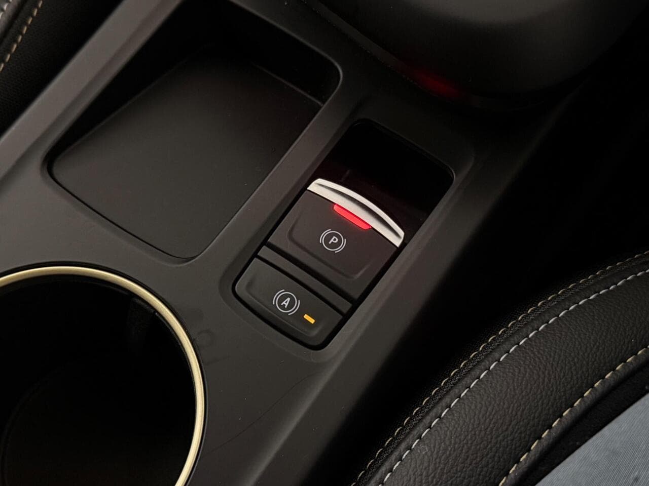 Renault Arkana thumbnail Misc Controls