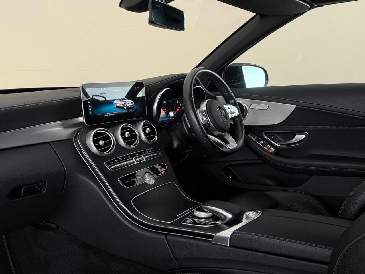 Mercedes-Benz C Class thumbnail Interior Front
