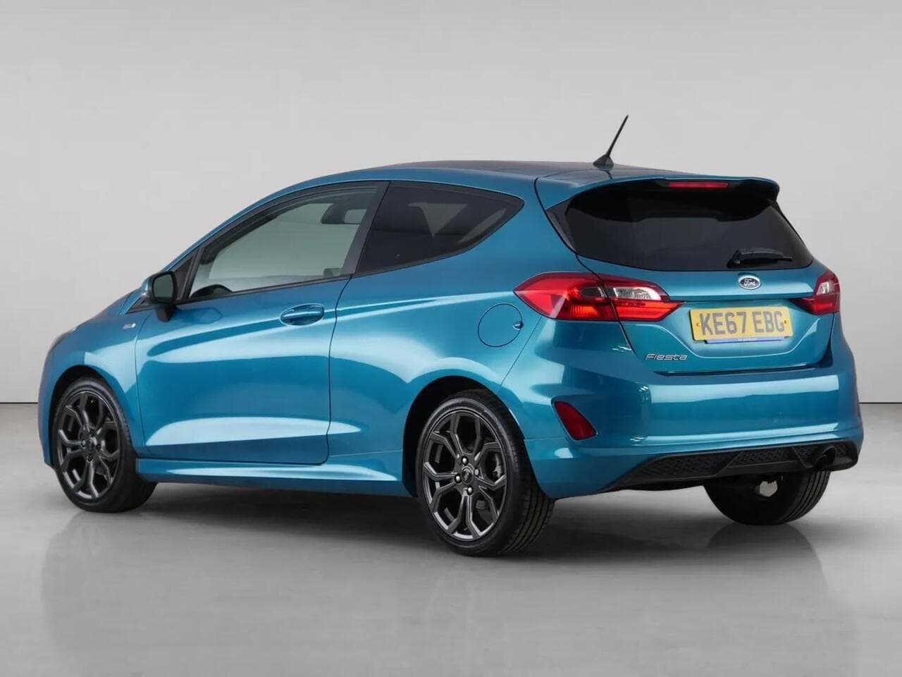 Ford Fiesta thumbnail Rear Left