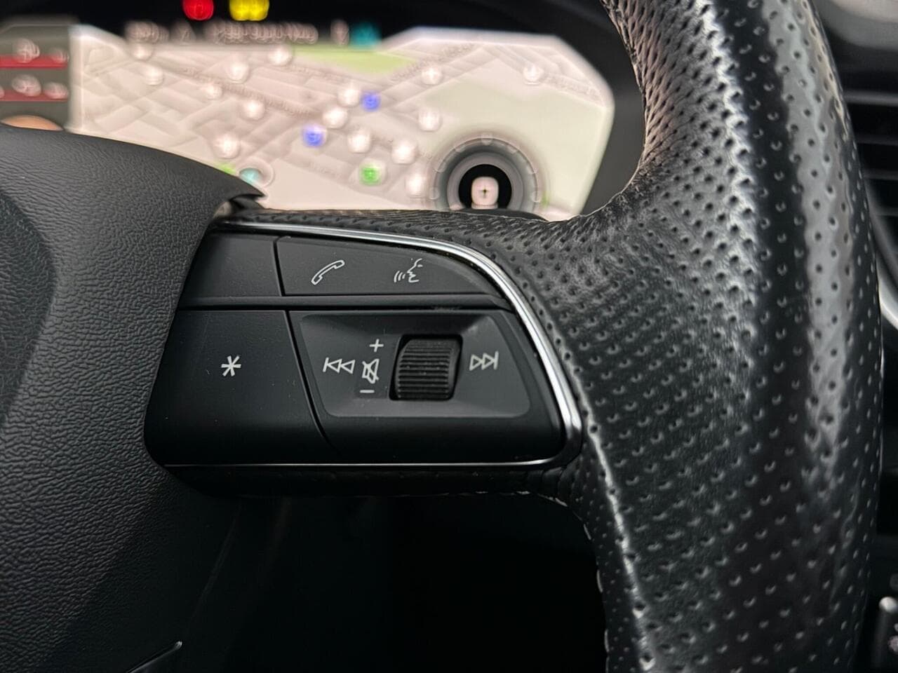 Audi Q5 thumbnail Misc Controls