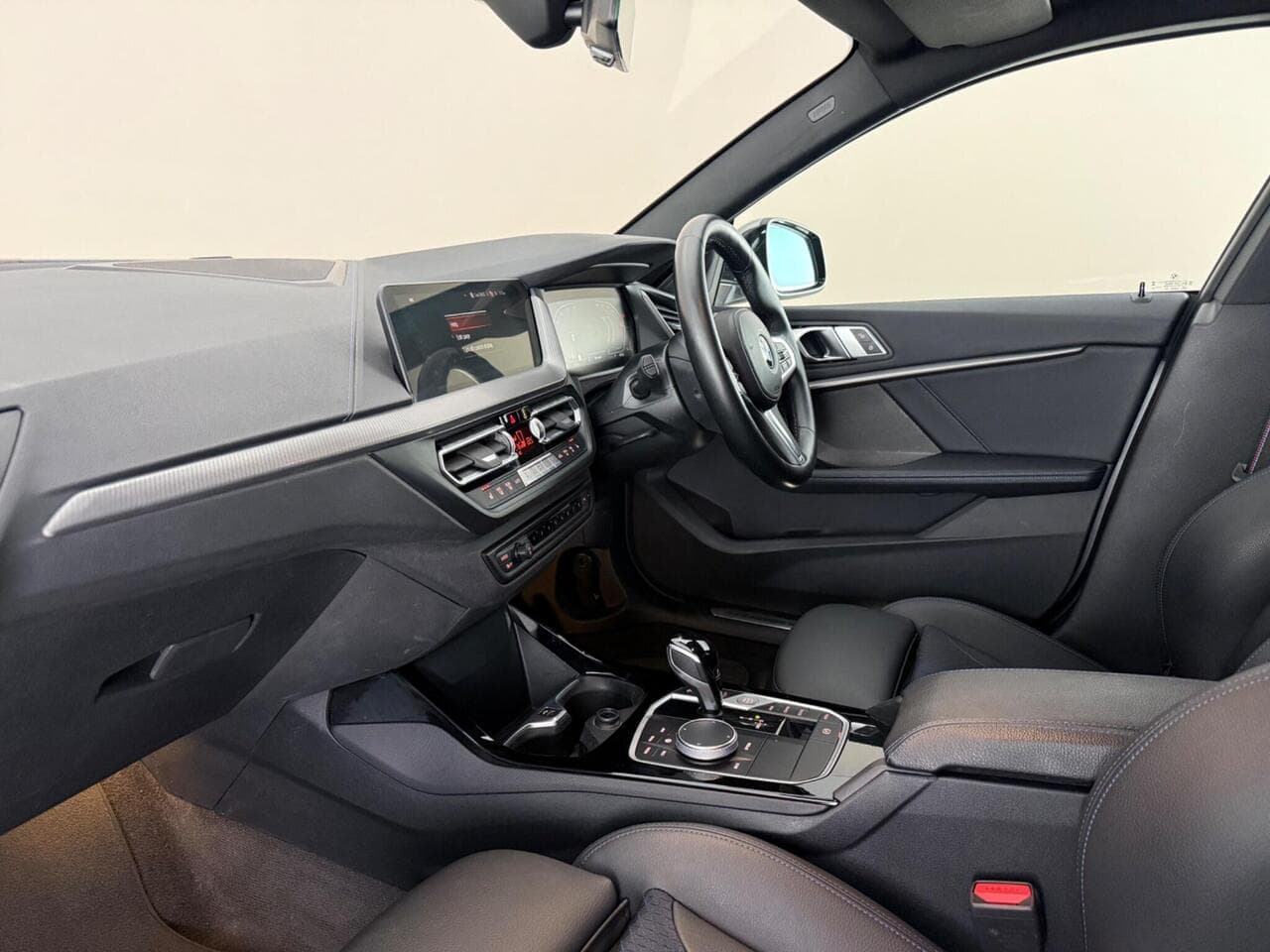 BMW 2 Series Gran Coupe thumbnail Interior Front