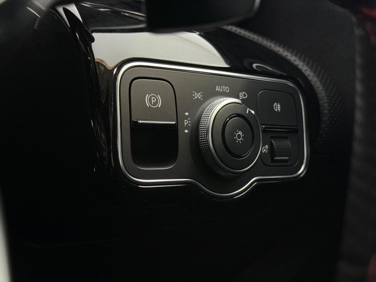 Mercedes-Benz A Class thumbnail Misc Controls
