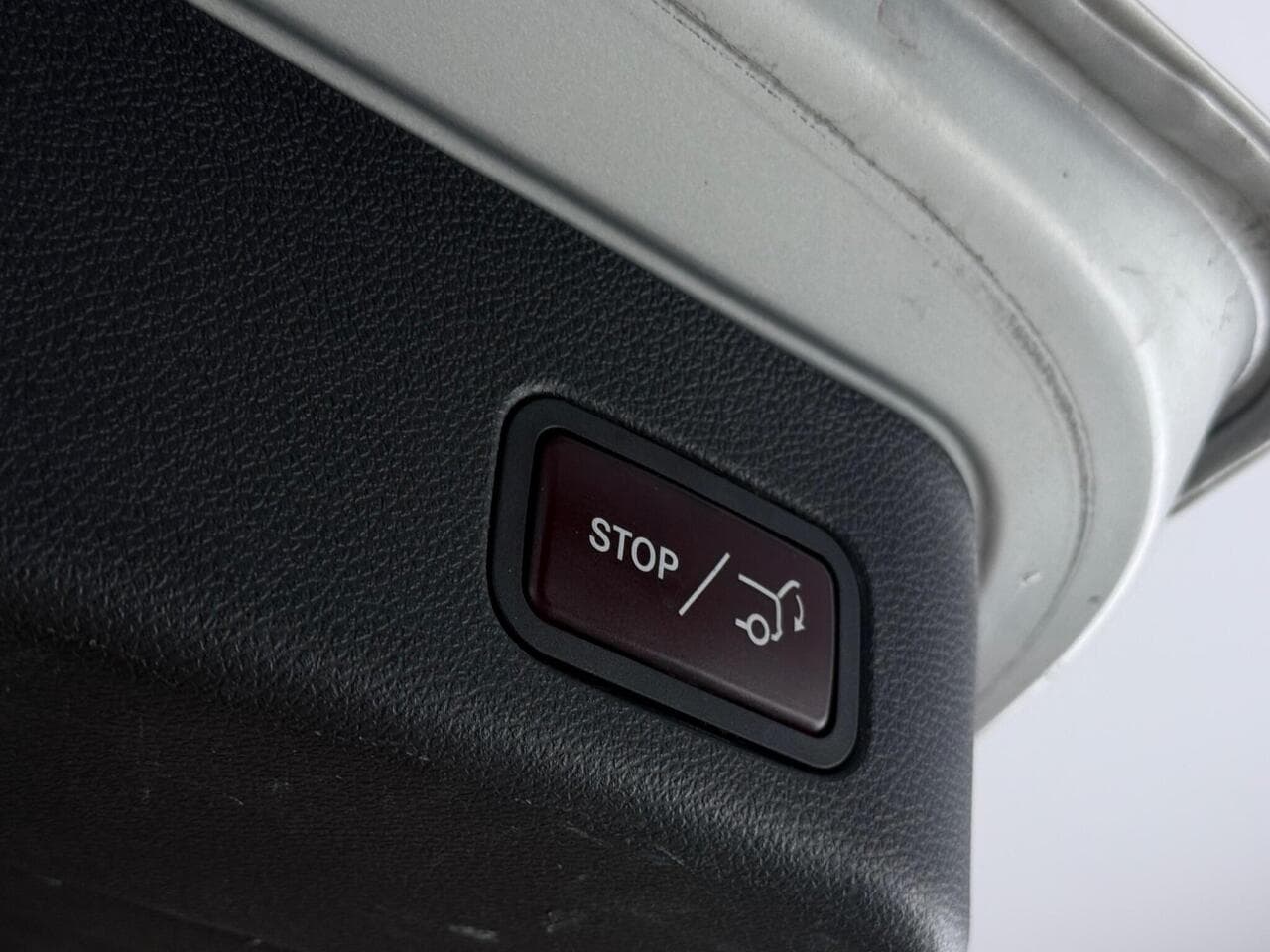 Mercedes-Benz GLE thumbnail Misc Controls
