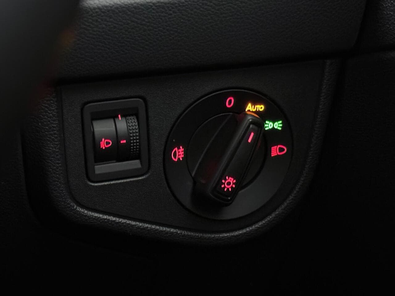 Volkswagen Polo thumbnail Misc Controls