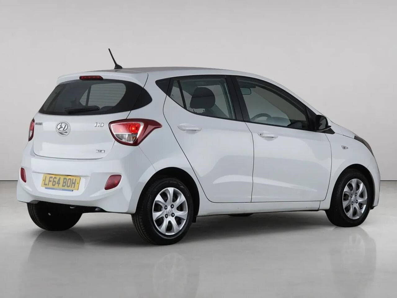 Hyundai i10 thumbnail Rear Right