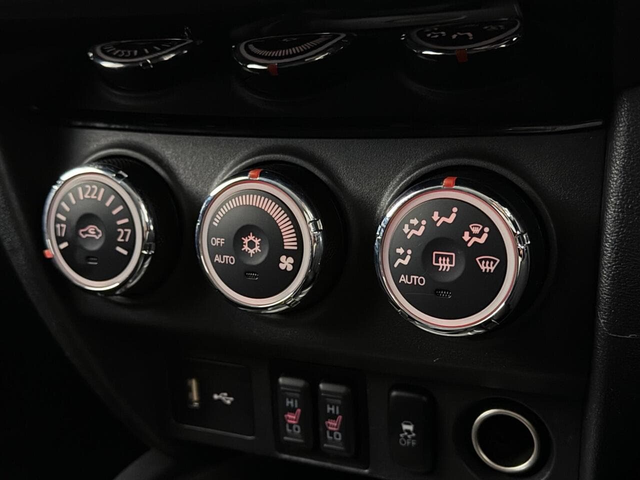 Mitsubishi ASX thumbnail Misc Controls