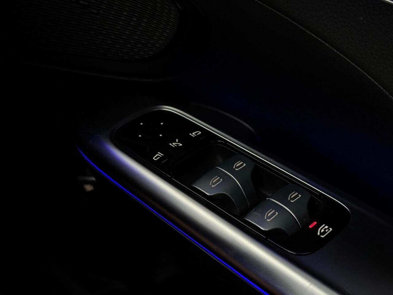 Mercedes-Benz C Class thumbnail Misc Controls