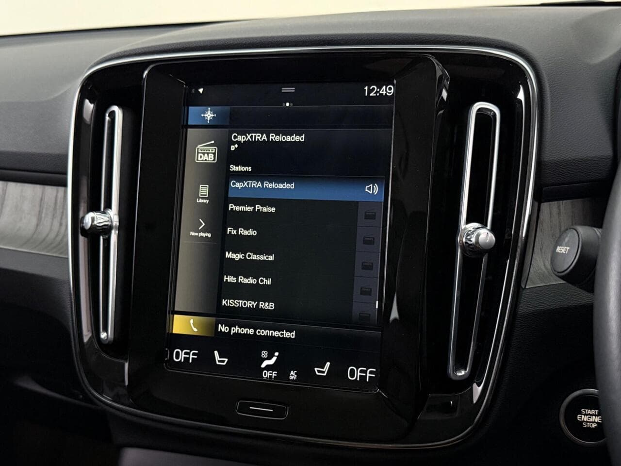 Volvo XC40 thumbnail Infotainment System