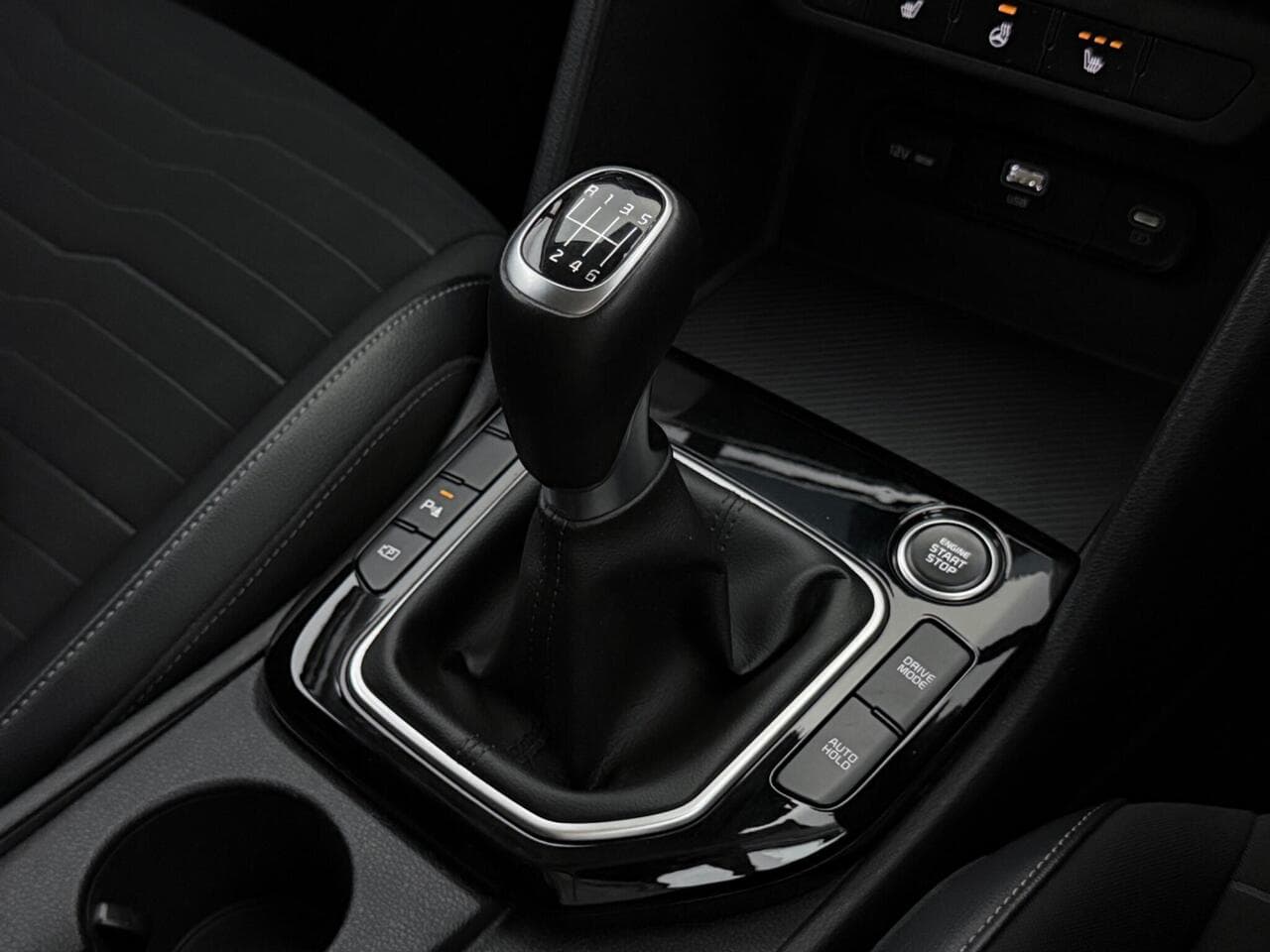 Kia Sportage thumbnail Interior Front