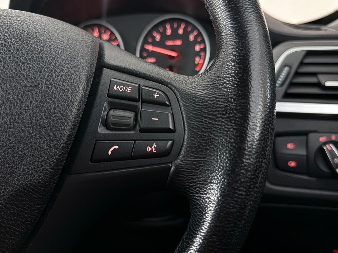 BMW 3 Series thumbnail Misc Controls