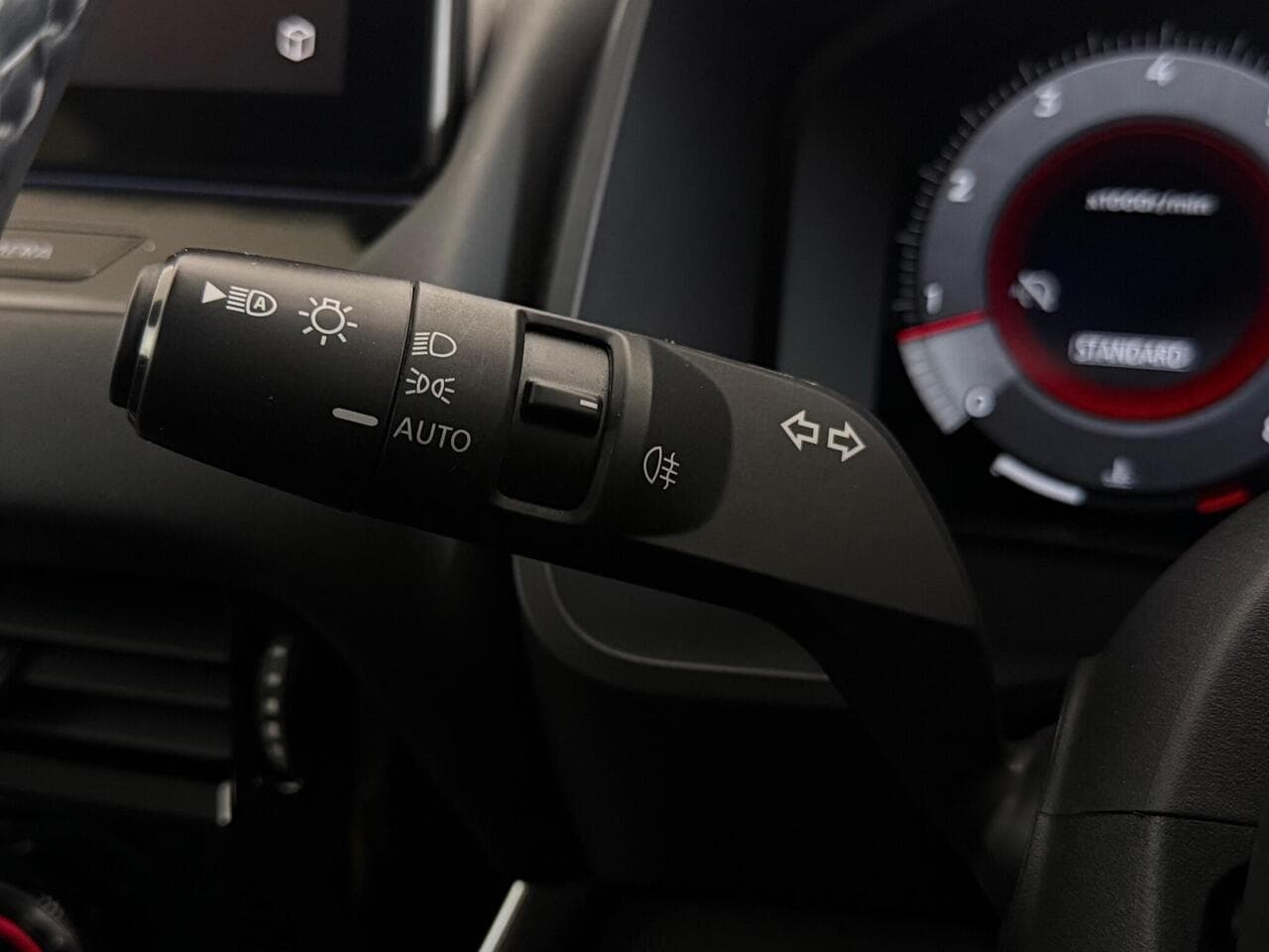 Nissan Qashqai thumbnail Misc Controls