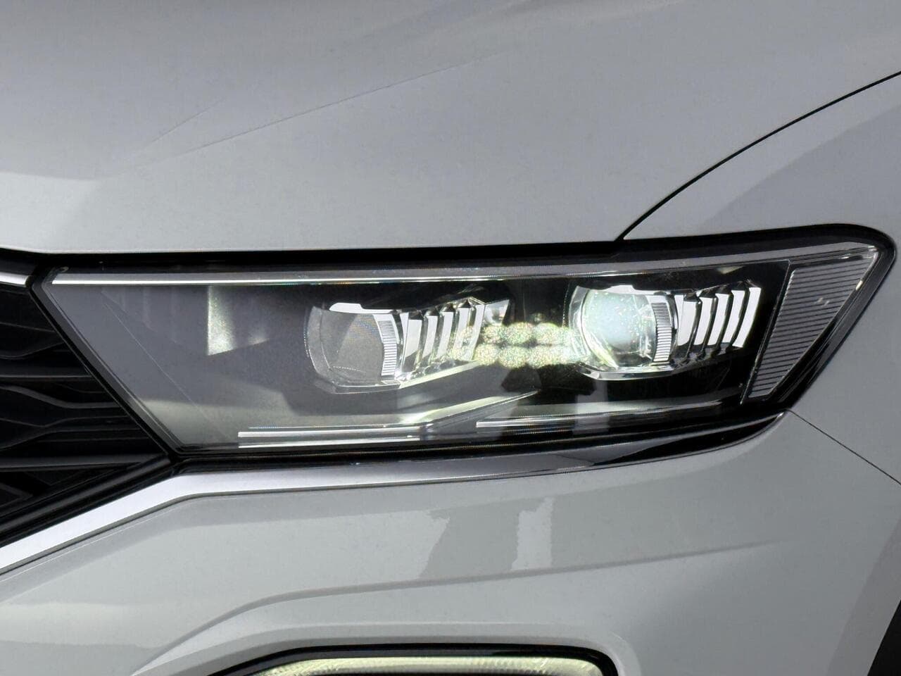 Volkswagen T-Roc thumbnail Lights Front