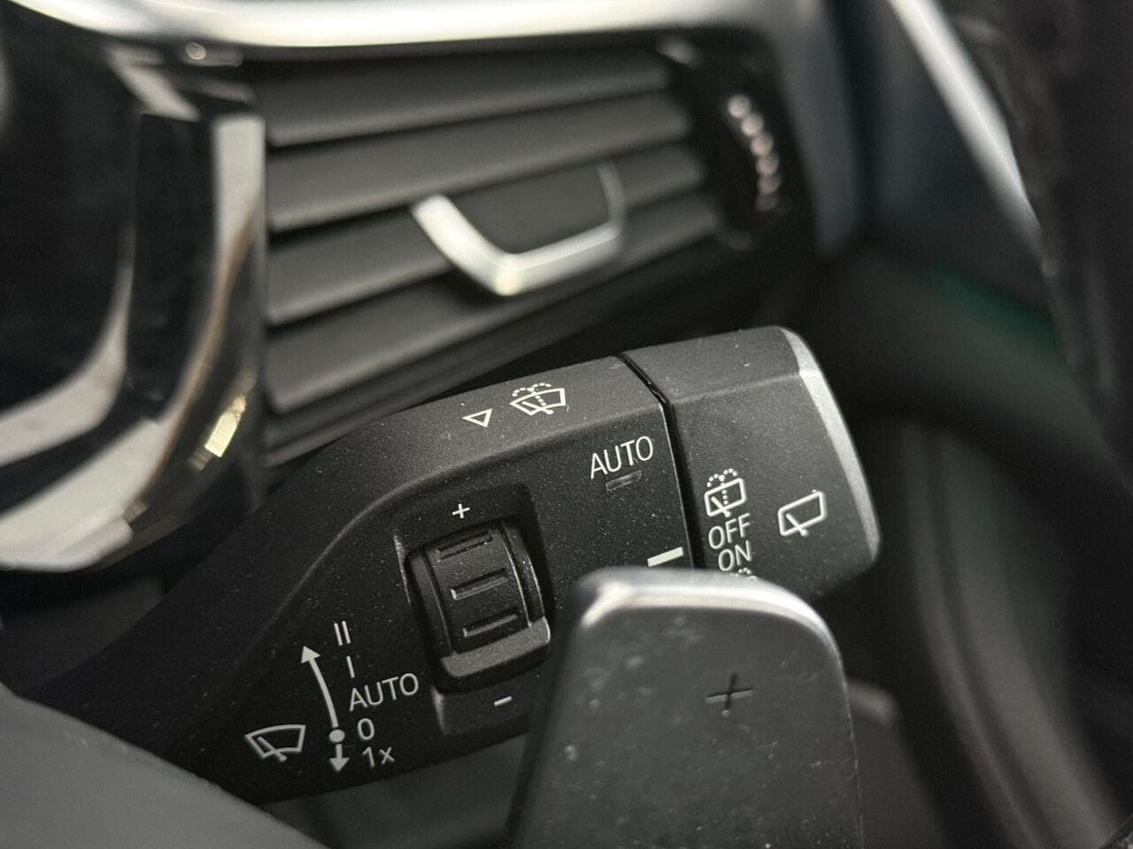BMW 5 Series thumbnail Misc Controls