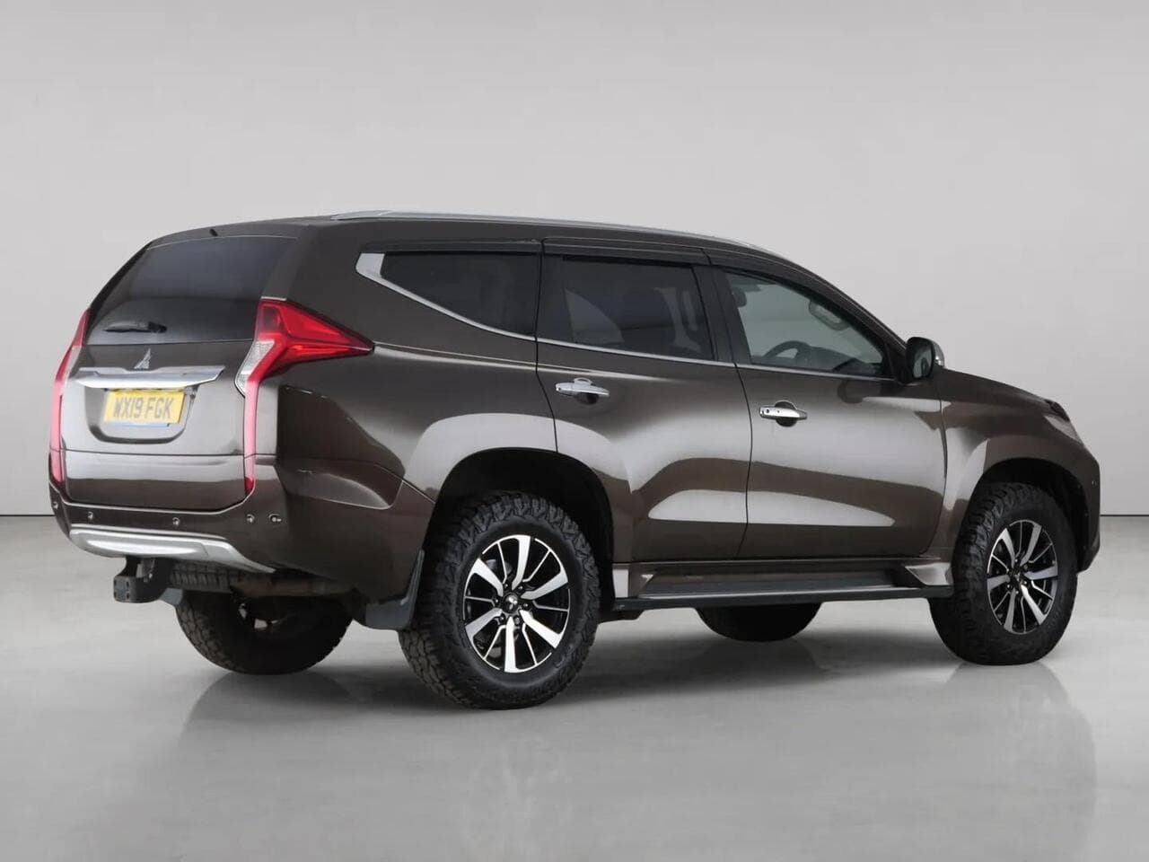 Mitsubishi Shogun Sport thumbnail Rear Right