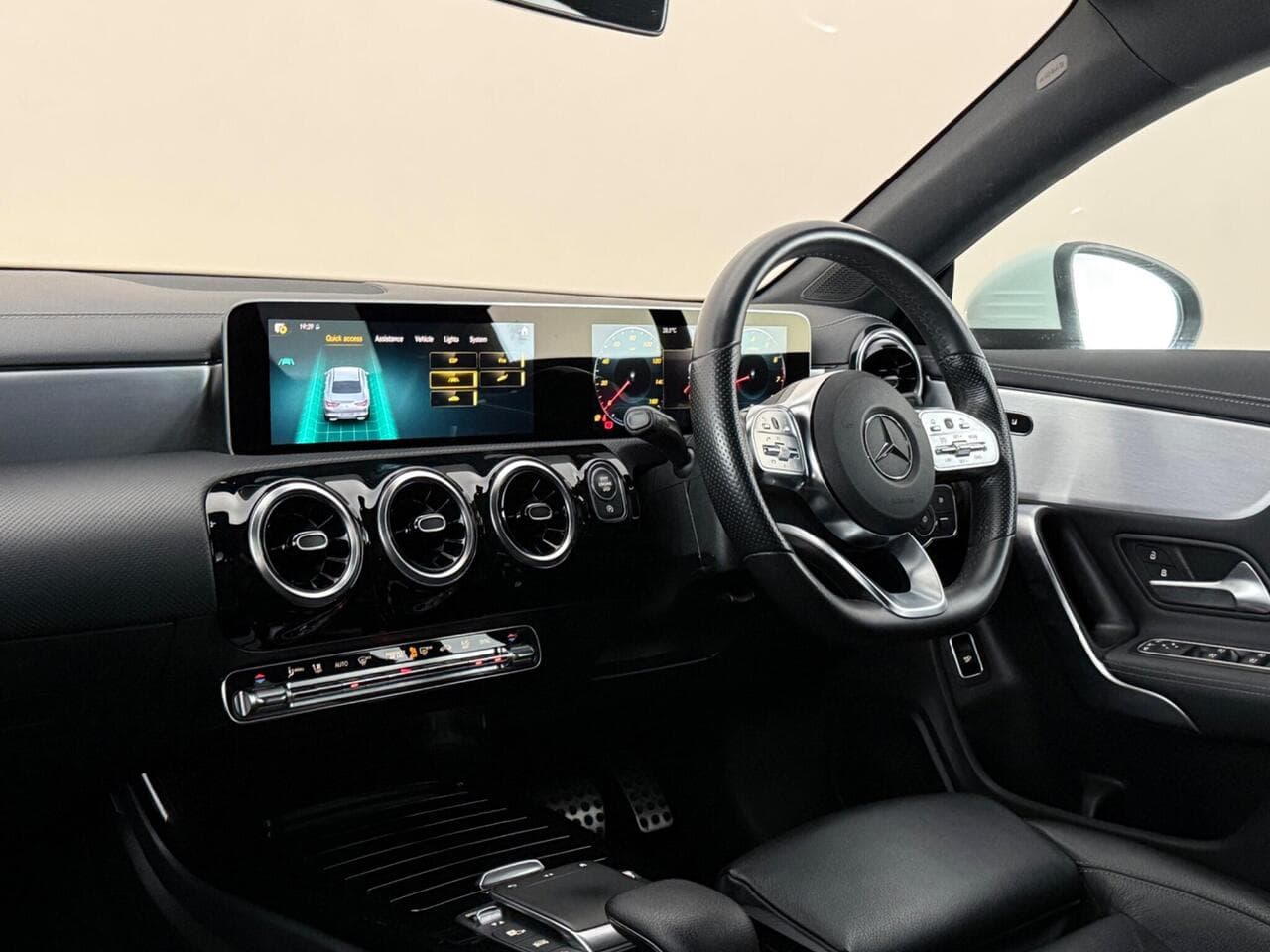 Mercedes-Benz CLA thumbnail Interior Front