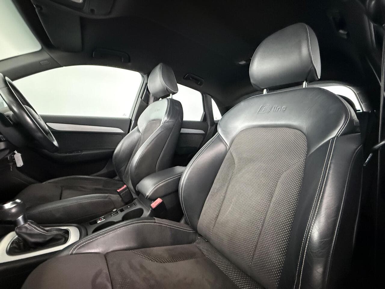 Audi Q3 thumbnail Seat Front Passenger