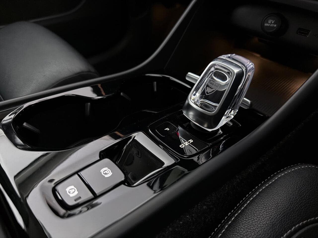 Volvo XC40 thumbnail Interior Front