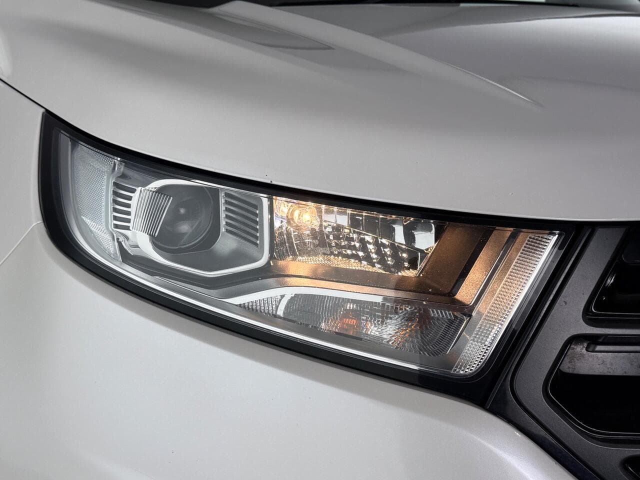 Ford Edge thumbnail Lights Front