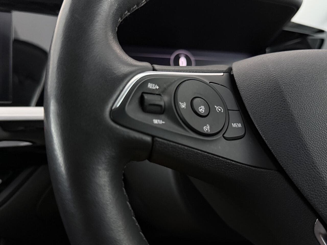 Vauxhall Grandland X thumbnail Misc Controls