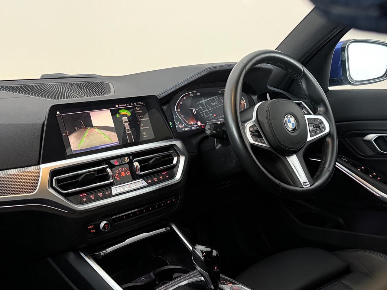 BMW 3 Series thumbnail Interior Front