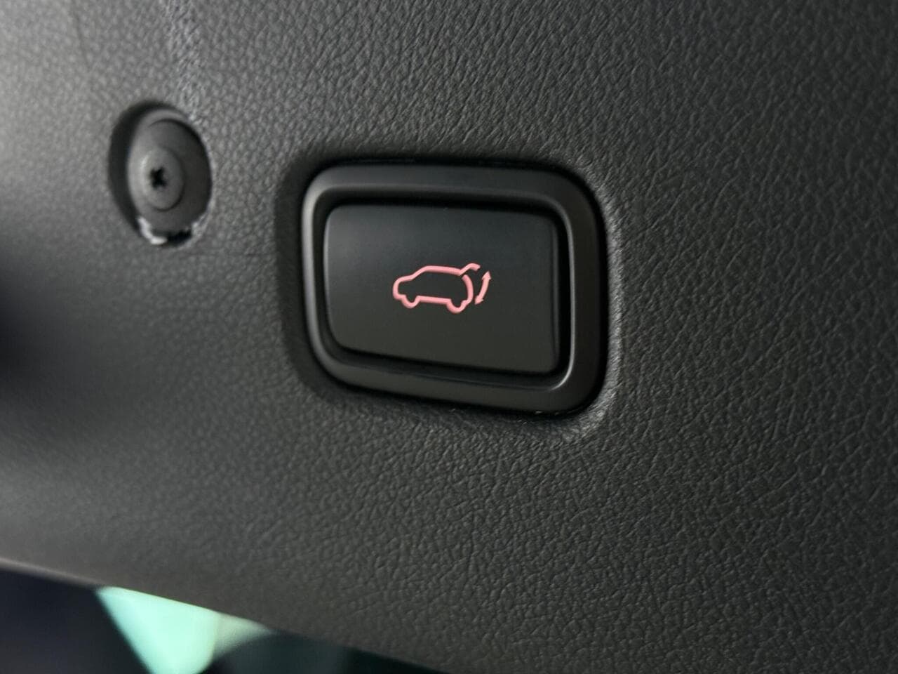 Kia Sportage thumbnail Misc Controls