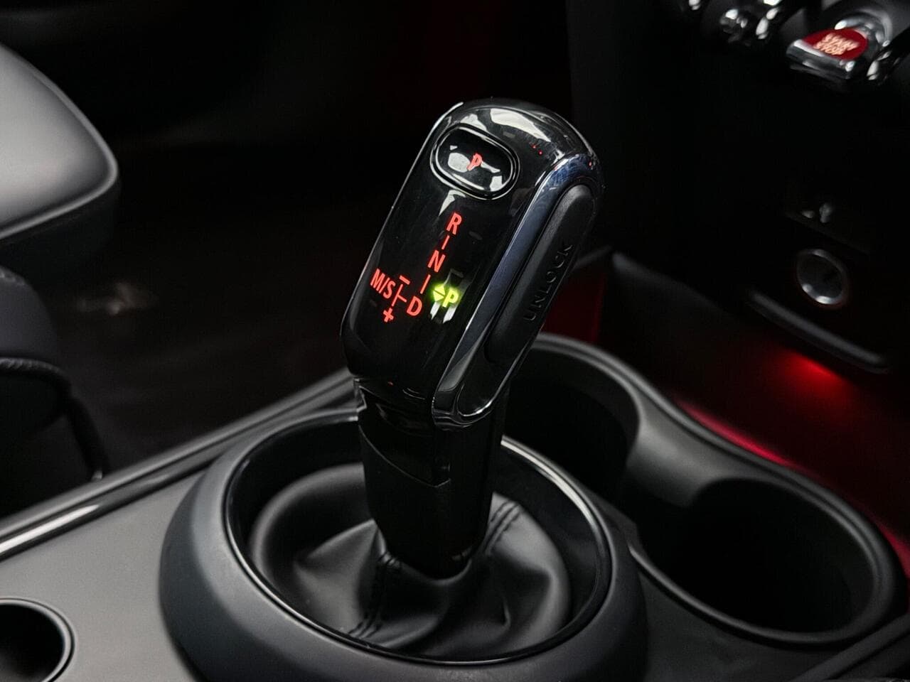 MINI Countryman thumbnail Interior Front