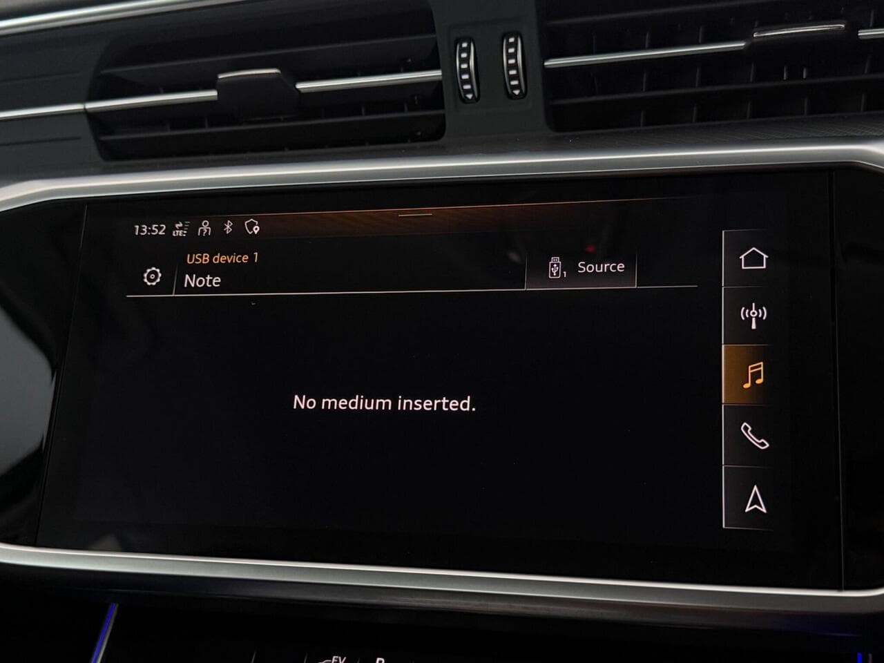 Audi A6 Avant thumbnail Infotainment System