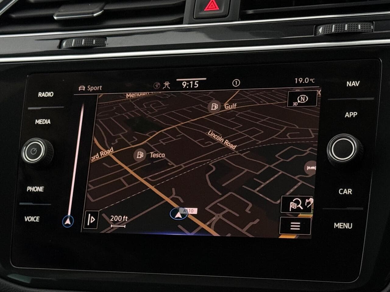 Volkswagen Tiguan thumbnail Infotainment System
