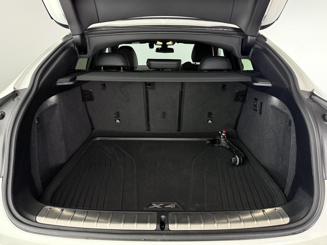 BMW X4 thumbnail Boot