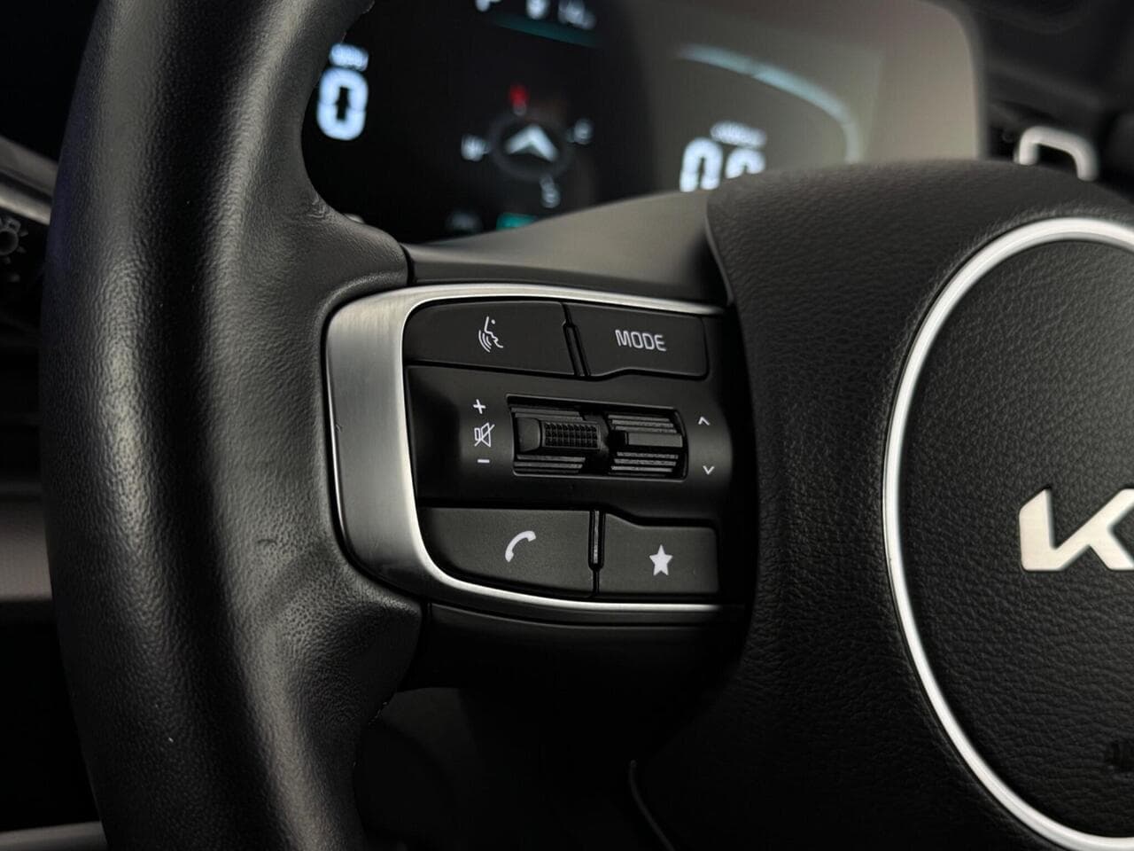 Kia Sportage thumbnail Misc Controls