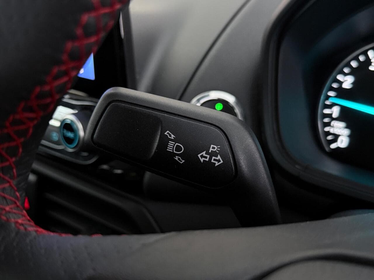 Ford EcoSport thumbnail Misc Controls