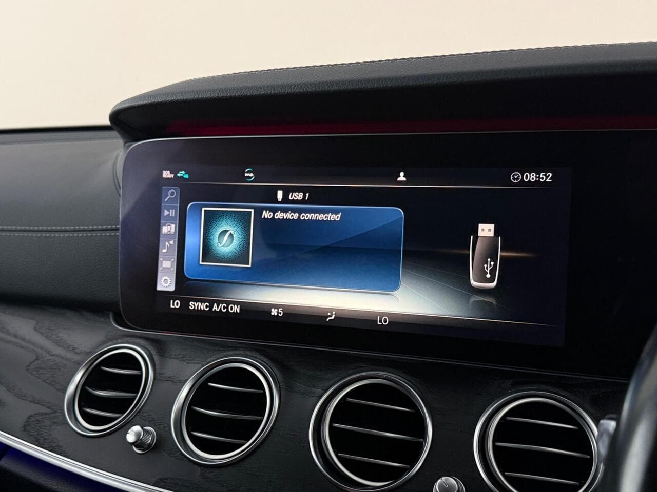 Mercedes-Benz E Class thumbnail Infotainment System