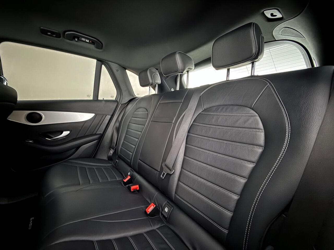 Mercedes-Benz GLC thumbnail Seats Rear