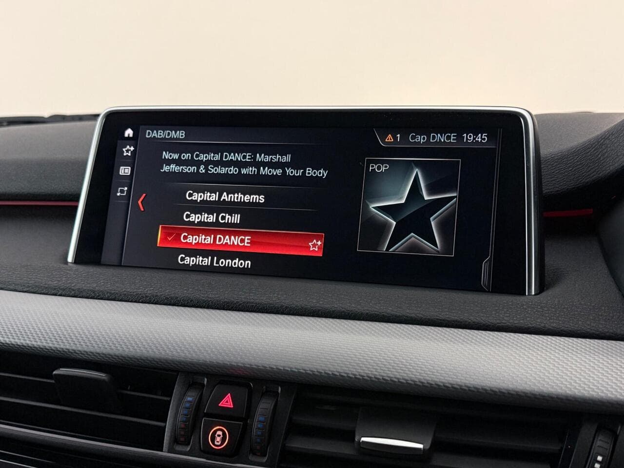 BMW X5 thumbnail Infotainment System