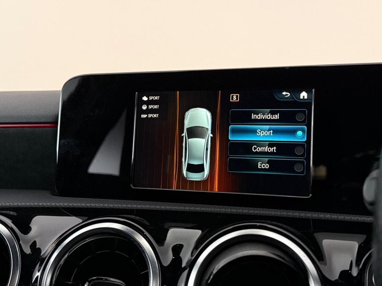 Mercedes-Benz A Class thumbnail Infotainment System