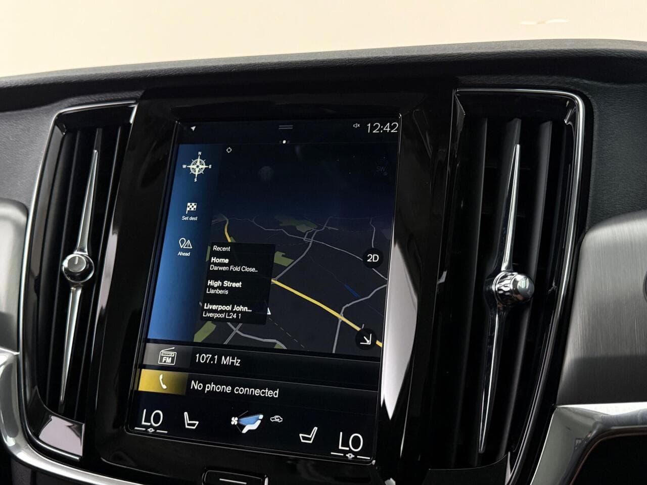 Volvo V90 thumbnail Infotainment System