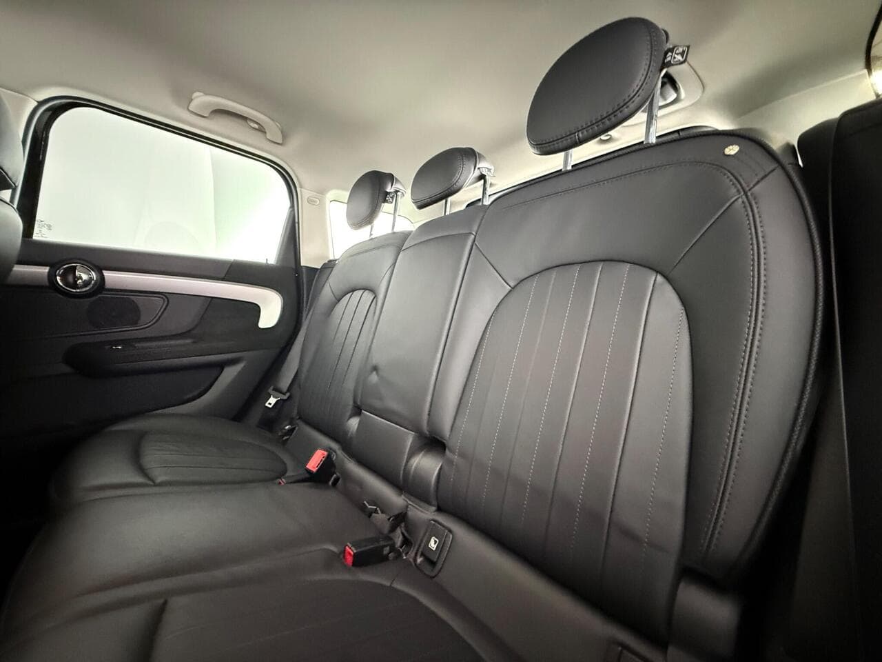 MINI Countryman thumbnail Seats Rear