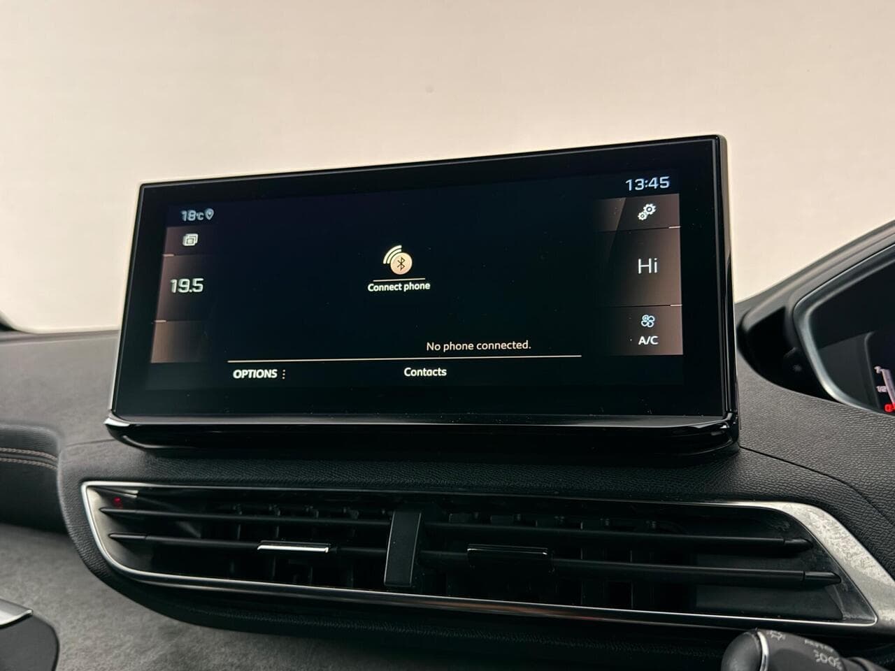Peugeot 5008 thumbnail Infotainment System