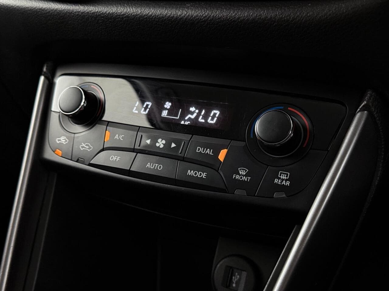 Suzuki S-Cross thumbnail Misc Controls