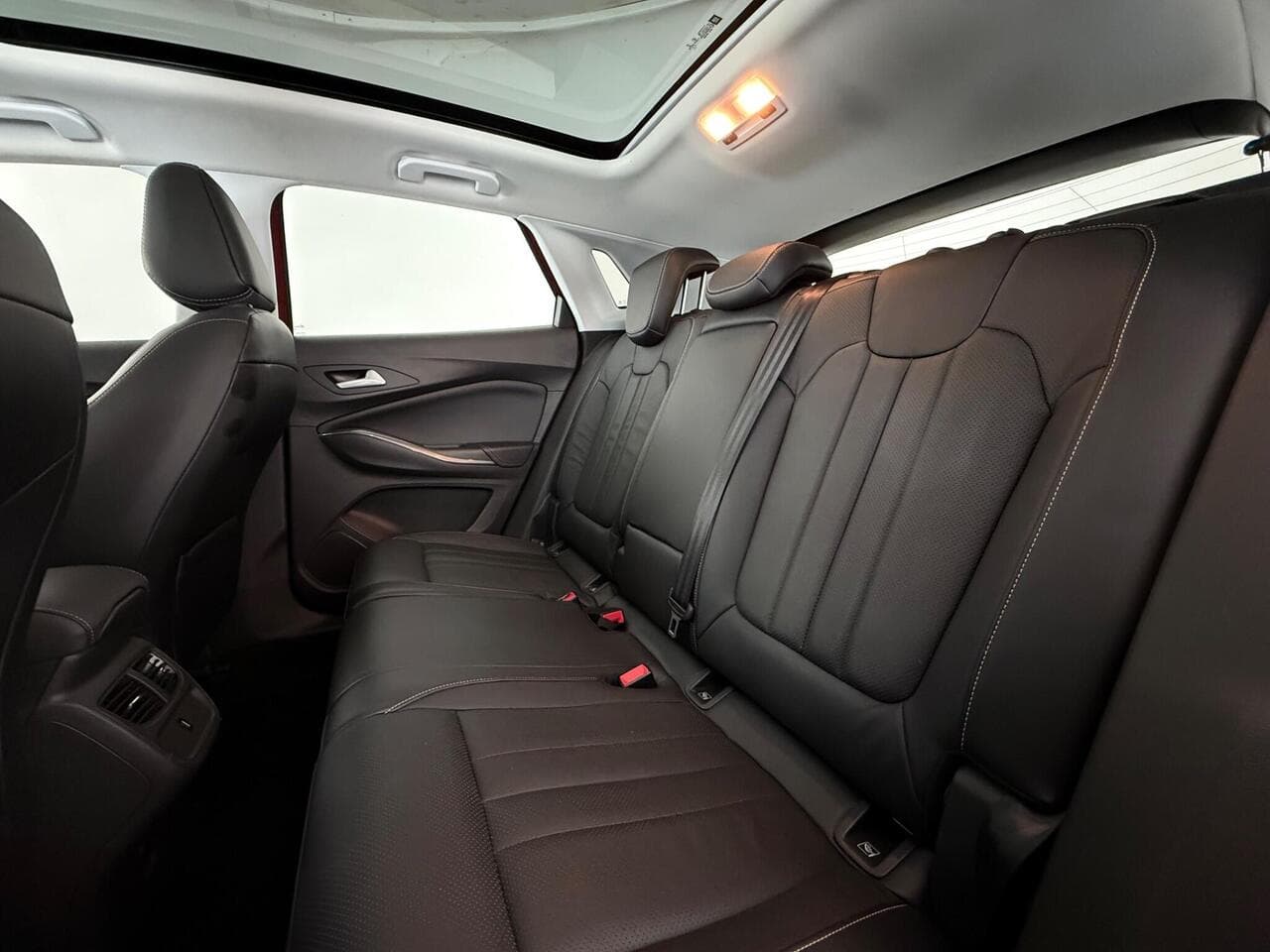 Vauxhall Grandland X thumbnail Seats Rear