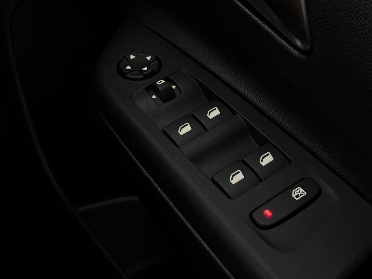 Vauxhall Corsa thumbnail Misc Controls