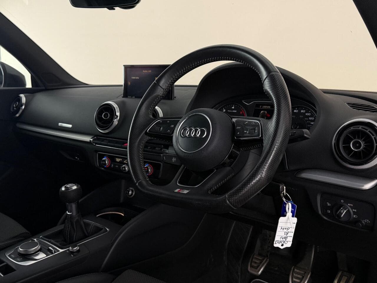 Audi A3 Cabriolet thumbnail Interior Front