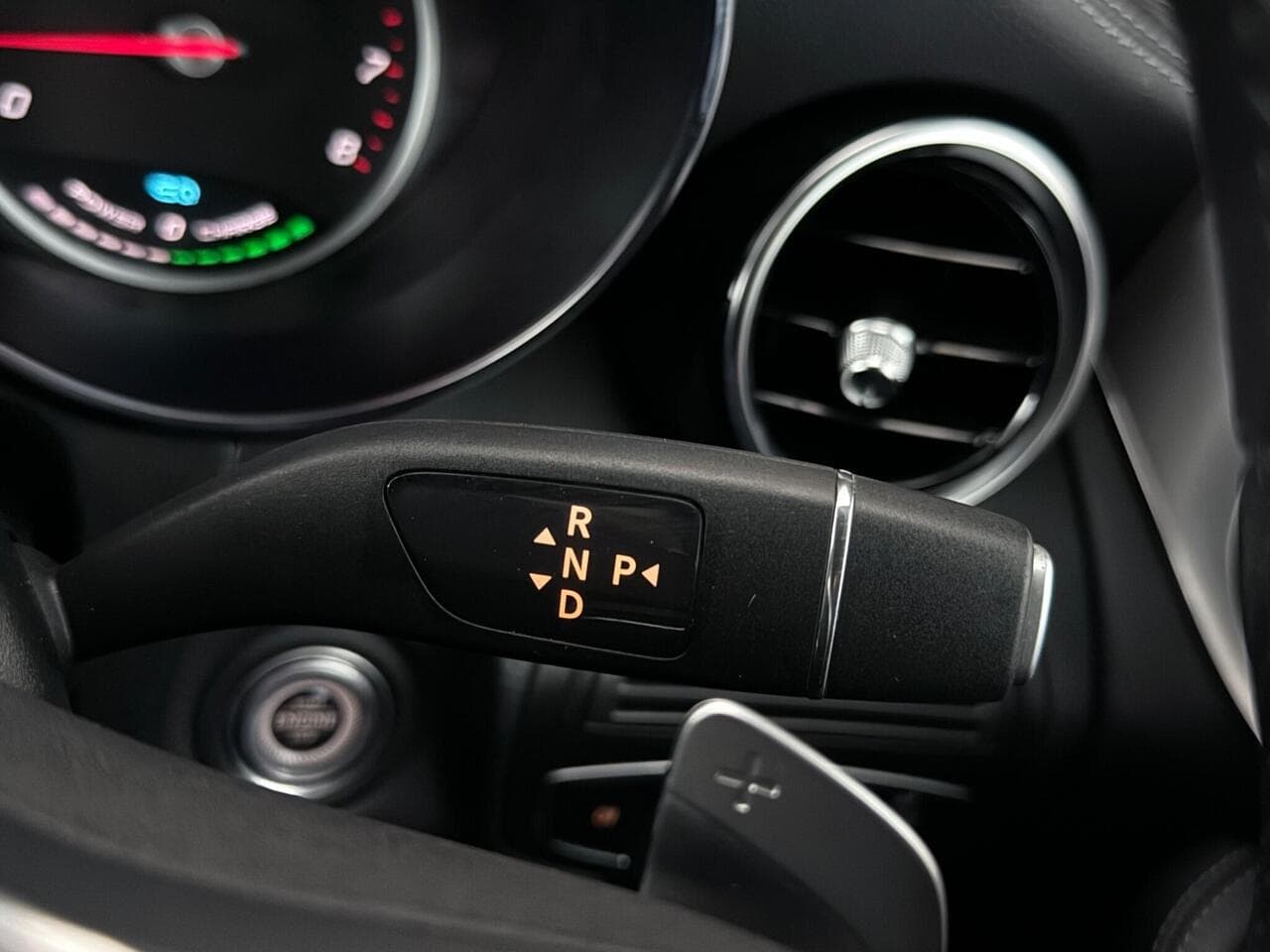 Mercedes-Benz GLC thumbnail Misc Controls