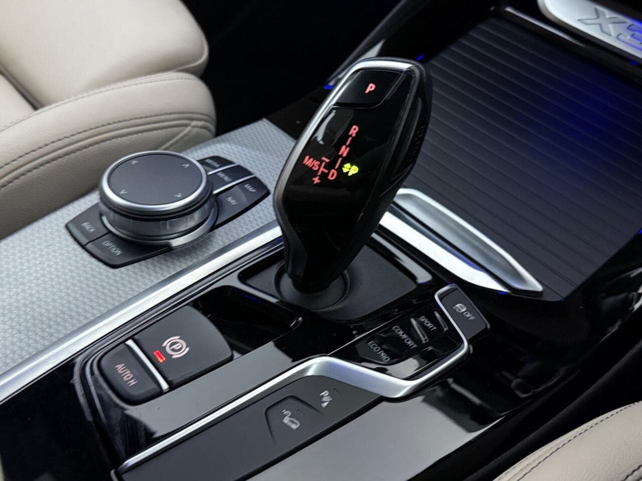 BMW X3 thumbnail Interior Front