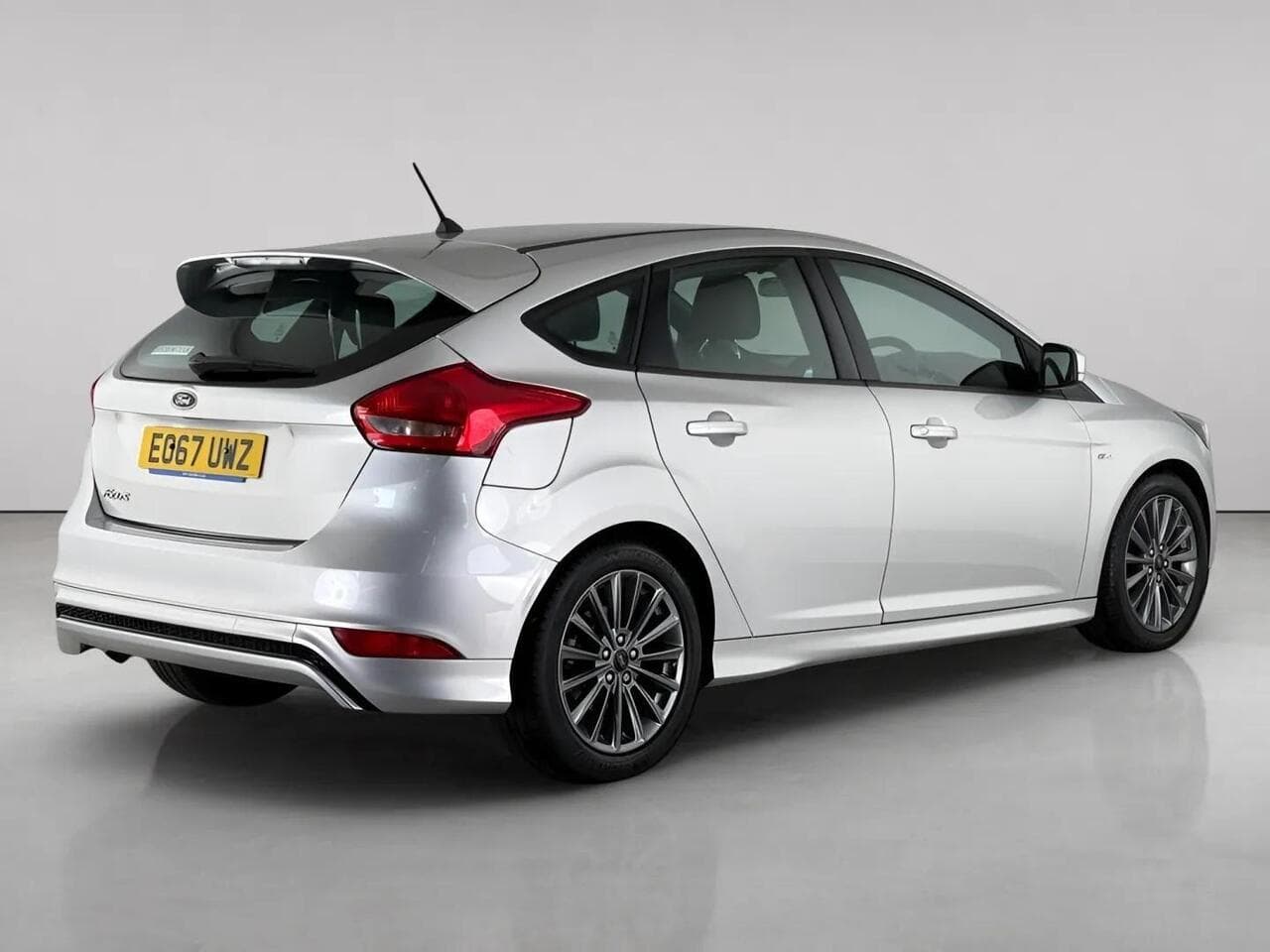 Ford Focus thumbnail Rear Right