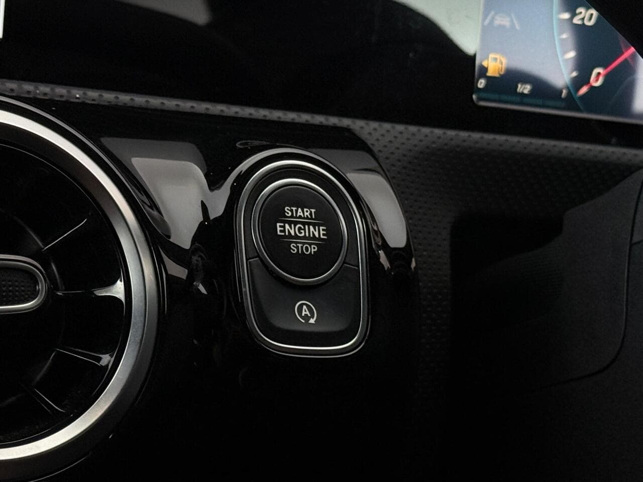 Mercedes-Benz A Class thumbnail Misc Controls