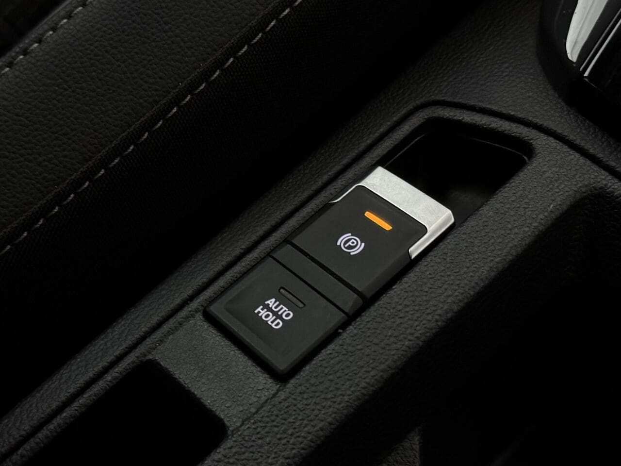 Volkswagen T-Roc thumbnail Misc Controls
